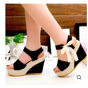 These adorable shoes come in sizes 35-41 and shipped directly to you!